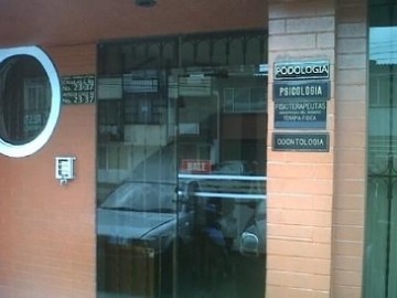 instalaciones en el consultorio medico podologico Dr. Angee en podologo bogota